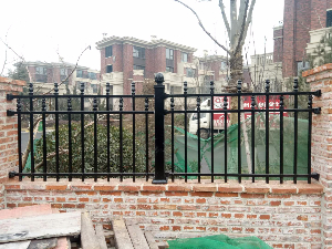 青岛城阳世茂公园l铝艺围栏安装实例