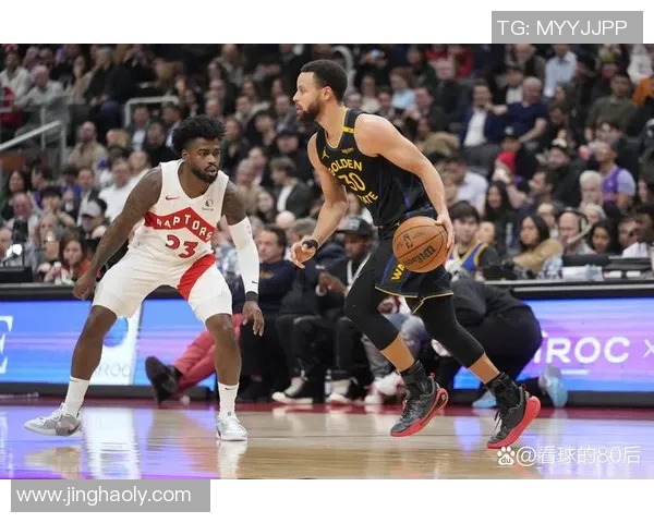 勇士对决快船库里豪取三双助球队逆转胜利